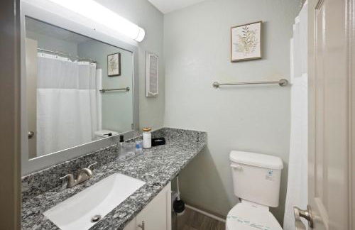 King Bed 5 min walk Truist Park The Battery - Foto 17