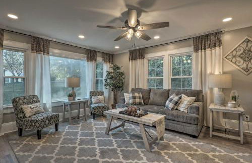 Peaceful Renovated Home with Deck on Half Acre! - Foto 1