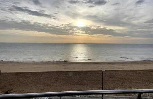 Royal Sands Ramsgate - direct beach access - Foto 13