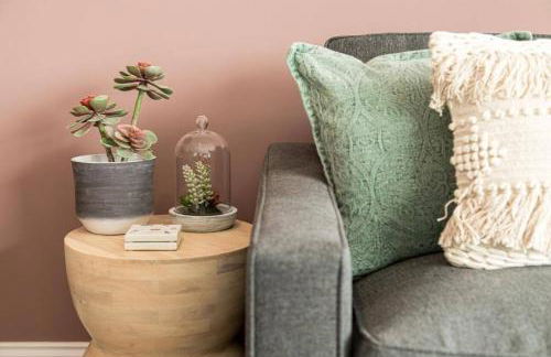 LOOKOUT by BOURNECOAST - A Stylish Flat with a Balcony, SEA GLIMPSES and Parking- Just a 10 Minute Walk to the Sandy Beaches - FM8405 - Photo 4