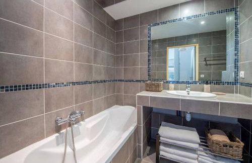 Studio Port Golfe-Juan Parking Wifi Climatisation Terrasse - Foto 8