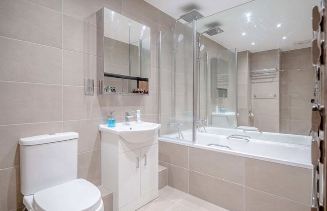 Central 2BD Flat w/ River View Balcony - Vauxhall! - Photo 19