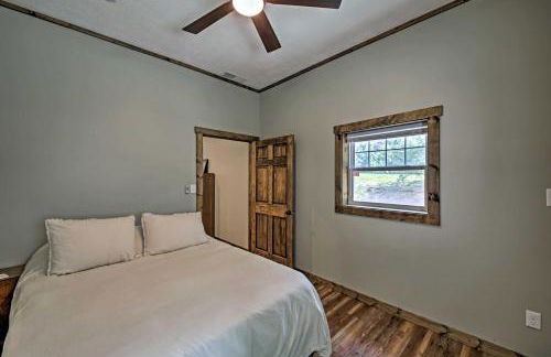 Camp Monroe in Bloomington with Deck and Views! - Foto 11