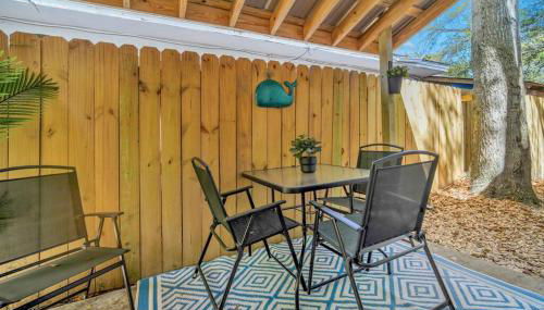 Pierside Retreat Saint Simons Island 3BR Sleeps 8 - Foto 5, Garden