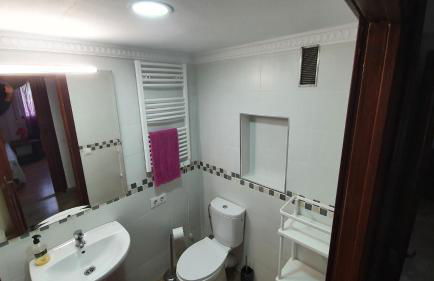 Visit Gibraltar stay in La Linea for less! - Foto 8