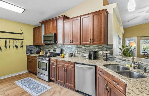 Family Milton Home with Private Pool - Foto 9