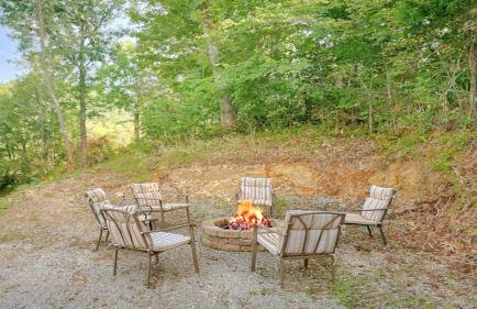 Bear Splashin Fun - Photo 2