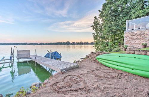 Cedar Lake Retreat with Boathouse and Dock! - Foto 30