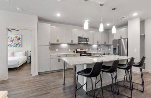 Modern 2BR Poolside Patio Suite in North Austin - Foto 6