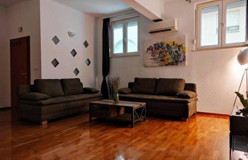 Spacious apartment near city center and the beach - Photo 23