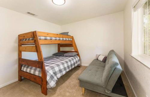 Acorn House - Charming house in green heaven with pool table with lovely backyard - Foto 25