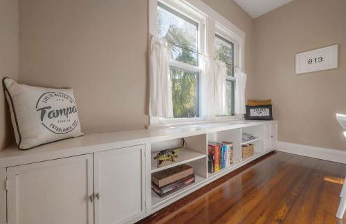 Historic & Cozy Bungalow by Downtown - Foto 14