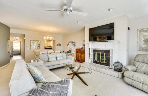 Boat, Golf and Swim Keowee Key Condo with Lake Views - Foto 6