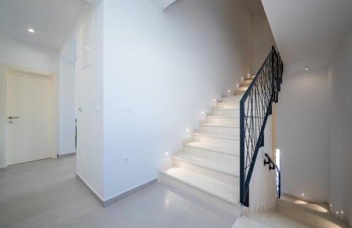 Familiy Villa Navis with heated pool - Photo 31