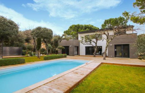 Awesome Home In Suze La Rousse - Foto 1