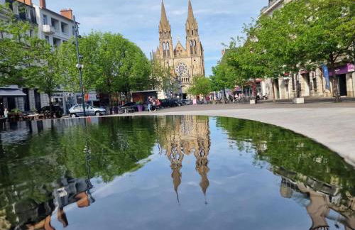 Maison rénovée à Moulins avec jardin et véranda - FR-1-489-469 - Foto 18