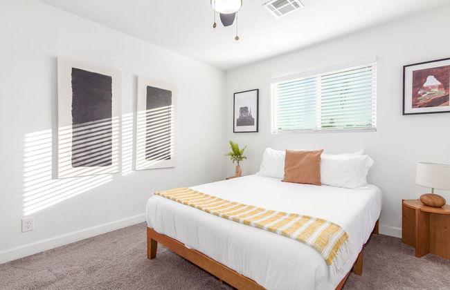 The Melrose ASU Pool Workspace Firepit - Photo 30