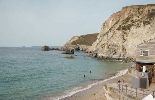 Luxury Cornish Cottage & Modern Cabin with Garden, Central St Agnes - Foto 17