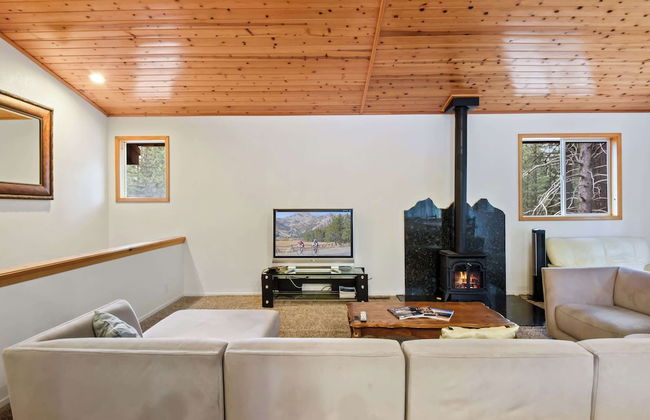 Truckee Pines Retreat Game Room & Forest Views - Foto 31