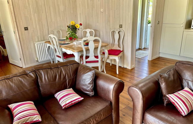 Holiday Lettings Beech Lodge - Stunning 6-bed King - Foto 26