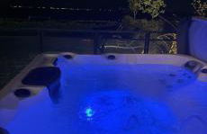 Modern 5 Bedroom Luxury Home with Sea Views and Hot Tub - Photo 6