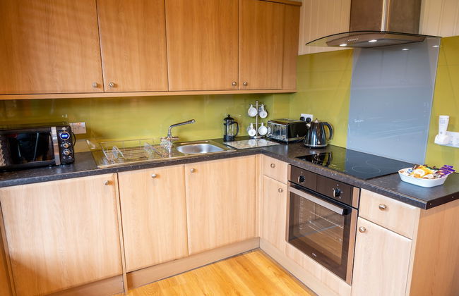 Birch 18 With Hot Tub, Newton Stewart - Photo 9