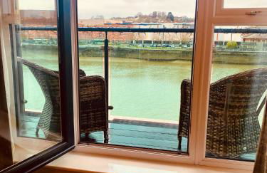 Luxury Riverfront Apartment - Foto 4