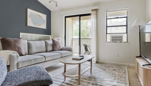 Blueground Overlake pool nr Marymoor Park SEA-969 - Foto 1, Other