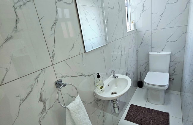 Summer Grove House by Tanaka Kingdom - Photo 8