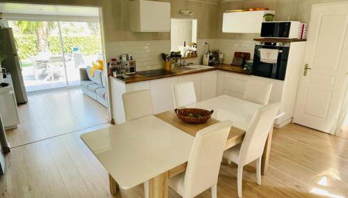 Le Standing chalet spacieux camping 5 étoiles Provence - Foto 2, stove, dishwasher