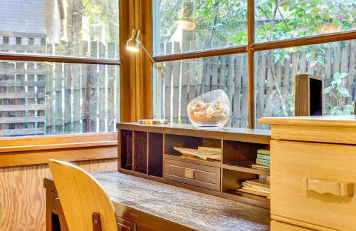 13 Mi to Beach! Forest Brook Creekfront Cabin - Foto 9