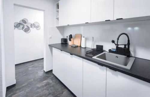 ALFA Stuttgart Apartment 4 Zimmer 4BR TV WIFI WM nahe Wasen & Daimler l 7Beds I 8 people I Kitchen l Bathroom l Eigene Küche und Bad AS125A2 - Foto 15
