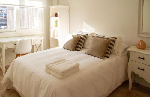 Bonito y luminoso apartamento en Rosalía de Castro - Photo 9