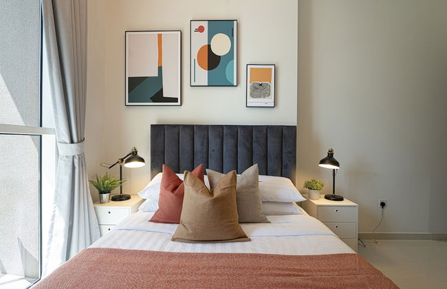 Luxe Apartments near Dubai Mall, Burj Khalifa - Pool, Gym, & Parking by Sojo Stay - Photo 21