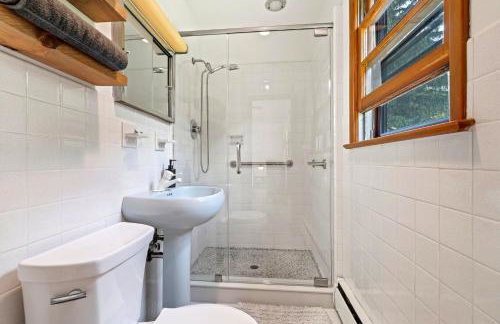 Charming Countryside Home with Yard and Office - Foto 11