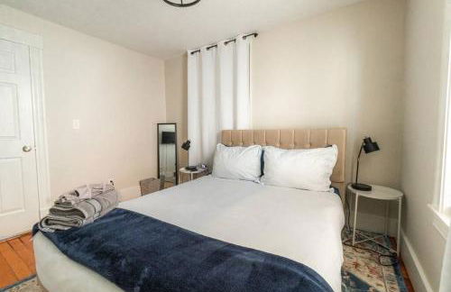 Walk to Downtown Salem with Arcade- Free Parking! - Foto 16