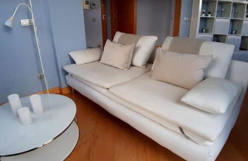 LUXEinBurgos Atico con Vistas Espectaculares - Foto 8