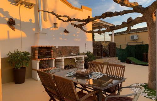 Casa Enric , con zona infantil, piscina y parking privado - Foto 9