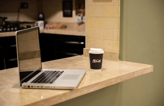 Xuru Stays I Play Foosball & Do Yoga - 1 BR Apt. 5 Min To Airport - Foto 22