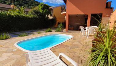 Partiu Praia SC piscinas privativas, ar condicionado, internet, próximo ao mar e centrinho três minutos a pé - Foto 1, sunbed