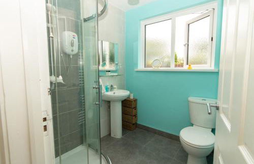 PondeROSEa Cottage Free Gated Parking M1 & City location, wood stove - Foto 10