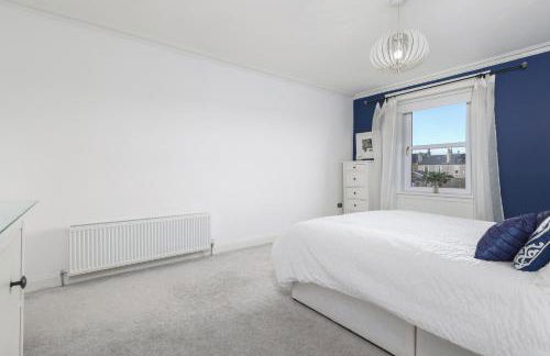 Extravagant 6 Bed Victorian Townhouse with Hot Tub - Photo 34