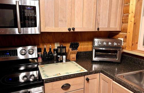 One of a Kind Rustic Log Cabin near Bryce Resort - Large Game Room - Fire Pit - Large Deck - BBQ - Foto 11