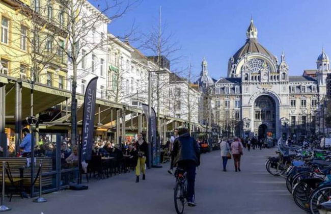 Spacious 3BR 2/5 BA Near Diamond District by Oneluxstay - Foto 3