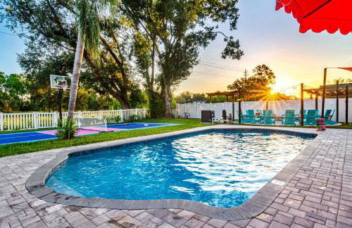 NEW-Heated Pool-Pickleball-Hot Tub-Movie Theater-Game Room-Playset-Basketball-10 Beds - Foto 67