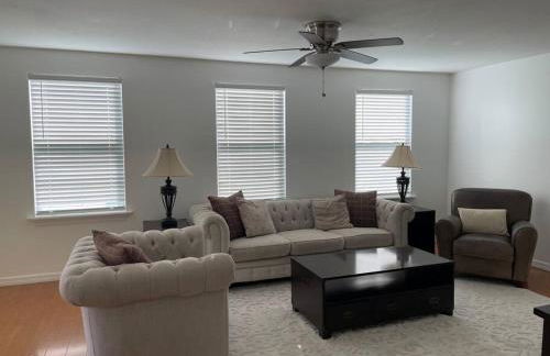 Updated,spacious, maritime 3BR downtown cottage - Photo 17