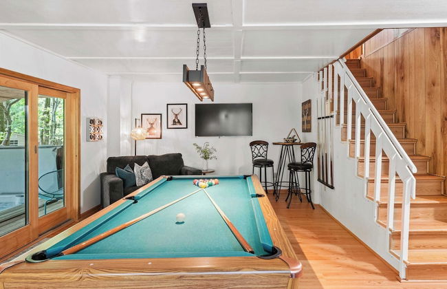 Summit Shores Tranquil Escape Designed for Groups w/ Hot Tub, Fire Pit + Game Room - Foto 17