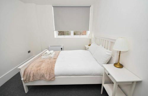 Modern 1 Bedroom Apartment in Morley with Parking - Foto 40