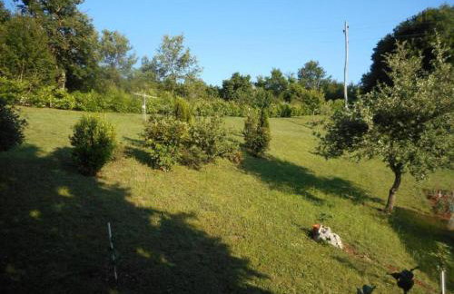 Stylish villa with swimming pool and garden - Foto 28