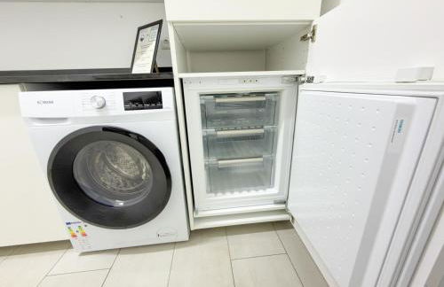 ImmoStay #3 - Penthouse mit zwei Balkonen & Seeblick, Parking & WiFi - Foto 52